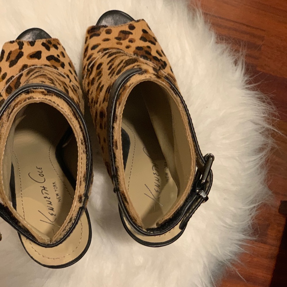 Kenneth Cole Booties - Size 7.5 - Picture 4 of 6